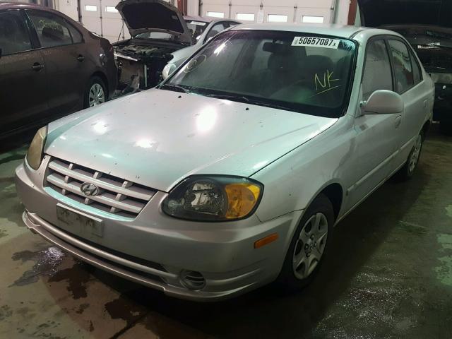 KMHCG45C84U533985 - 2004 HYUNDAI ACCENT GL SILVER photo 2