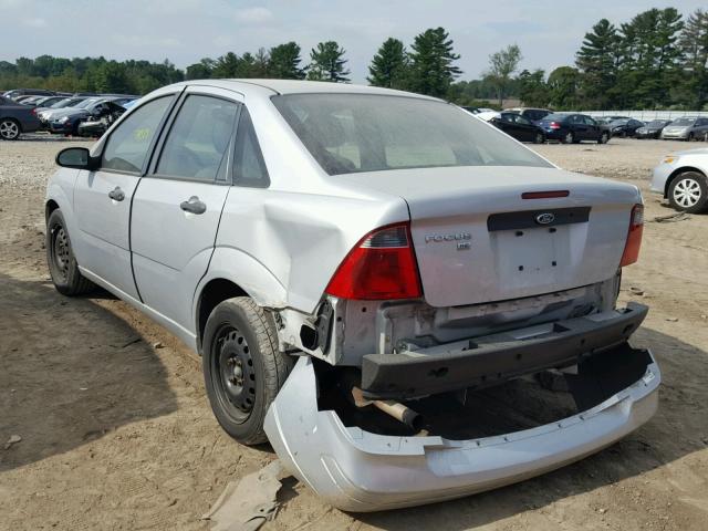 1FAHP34N67W286715 - 2007 FORD FOCUS ZX4 SILVER photo 3