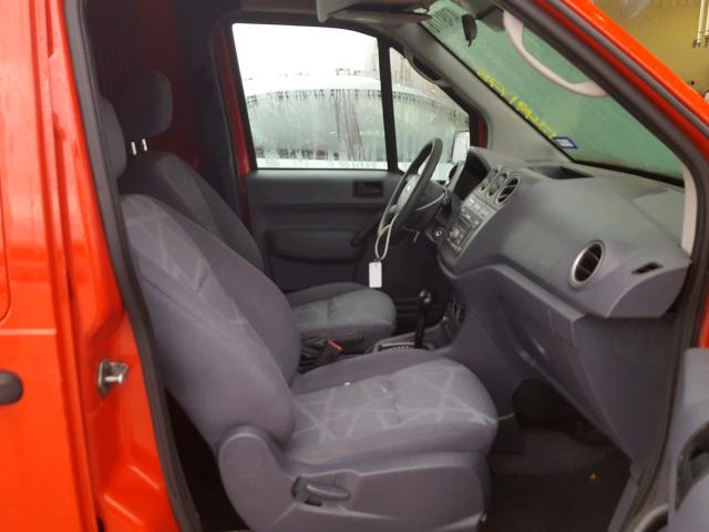 NM0LS7DN2AT013268 - 2010 FORD TRANSIT CO RED photo 5