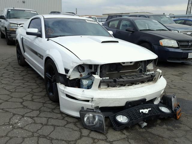 1ZVHT82H695116506 - 2009 FORD MUSTANG GT WHITE photo 1