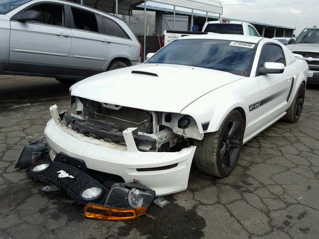 1ZVHT82H695116506 - 2009 FORD MUSTANG GT WHITE photo 2