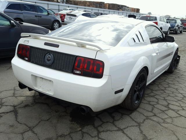 1ZVHT82H695116506 - 2009 FORD MUSTANG GT WHITE photo 4