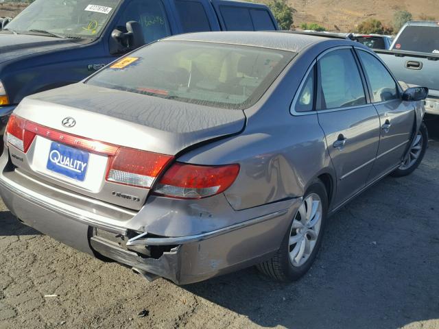 KMHFC46F46A057529 - 2006 HYUNDAI AZERA SE GRAY photo 4