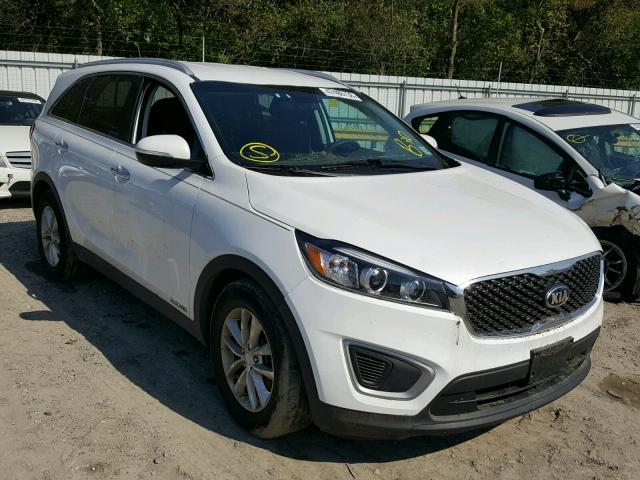 5XYPGDA59HG215667 - 2017 KIA SORENTO LX WHITE photo 1