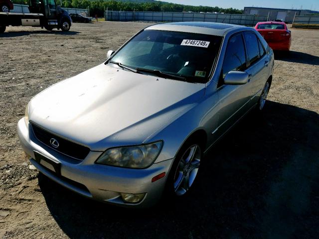 JTHBD192220049435 - 2002 LEXUS IS 300 SILVER photo 2