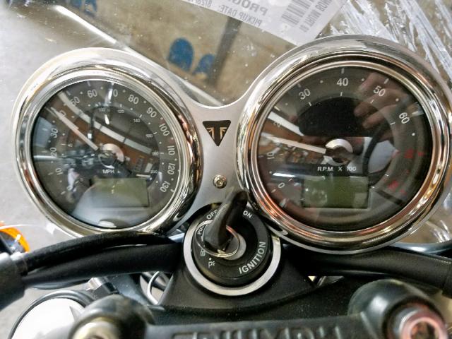 SMTD40HL1JT844716 - 2018 TRIUMPH MOTORCYCLE BONNEVILLE SILVER photo 8