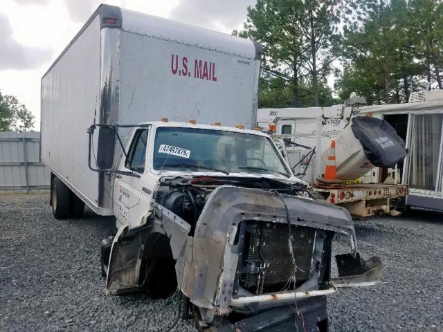 1FDWF80C9WVA12138 - 1998 FORD F800 WHITE photo 1