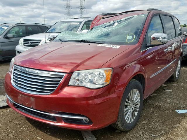 2C4RC1CG0DR565101 - 2013 CHRYSLER TOWN & COU RED photo 2