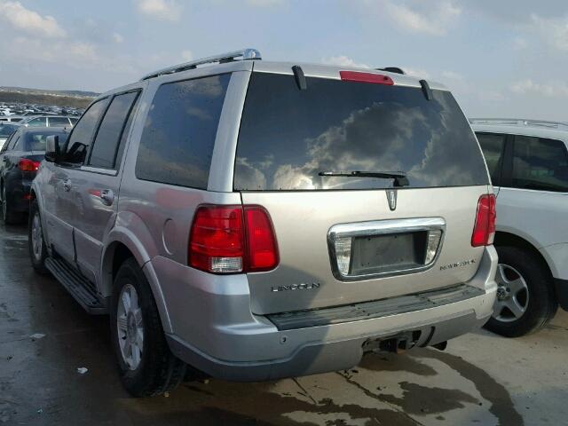 5LMFU28R63LJ14738 - 2003 LINCOLN NAVIGATOR Gümüş foto 3
