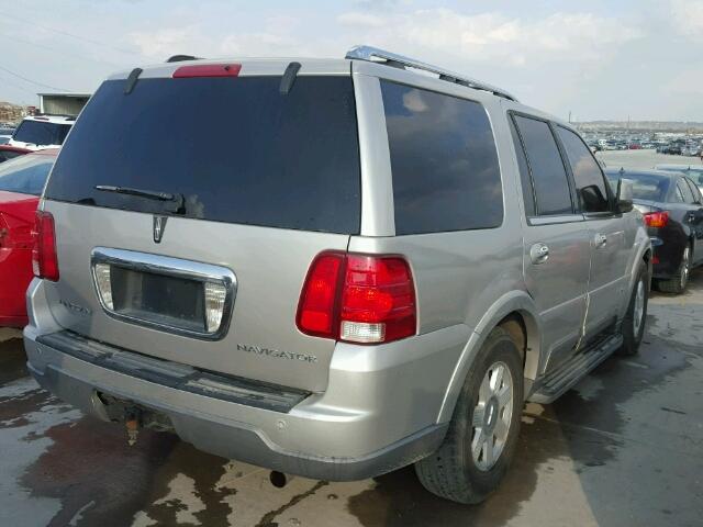 5LMFU28R63LJ14738 - 2003 LINCOLN NAVIGATOR Gümüş foto 4