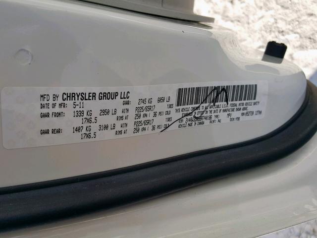 2V4RW3DG5BR740186 - 2011 VOLKSWAGEN ROUTAN SE WHITE photo 10