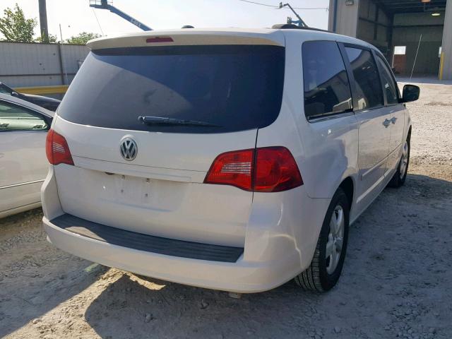 2V4RW3DG5BR740186 - 2011 VOLKSWAGEN ROUTAN SE WHITE photo 4