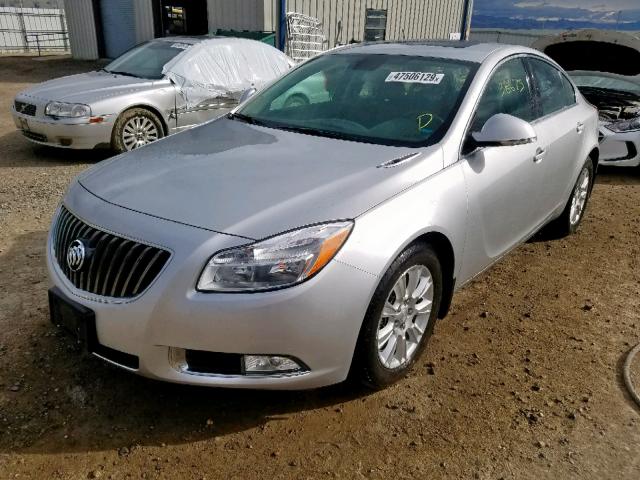 2G4GR5ER3C9174952 - 2012 BUICK REGAL SILVER photo 2