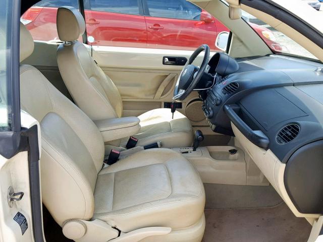 3VWSF31Y76M333845 - 2006 VOLKSWAGEN NEW BEETLE კრემისფერი ფოტო 5