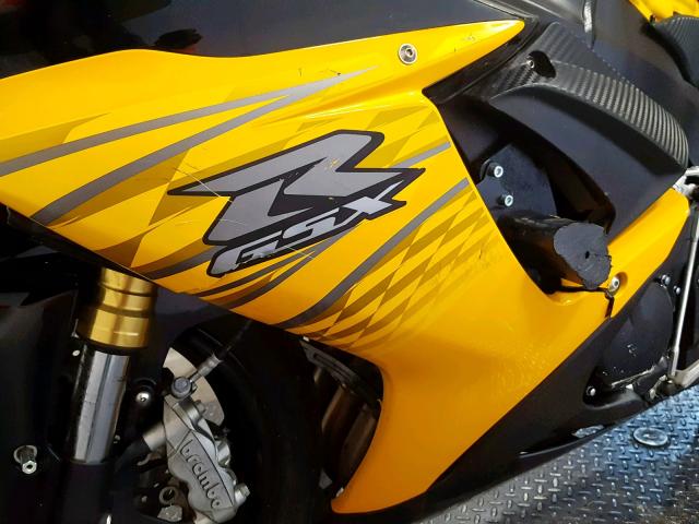 JS1GR7MA7C2100616 - 2012 SUZUKI GSX750 YELLOW photo 12