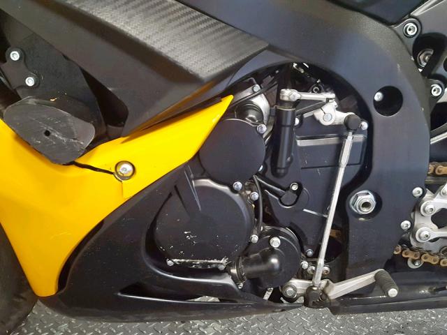 JS1GR7MA7C2100616 - 2012 SUZUKI GSX750 YELLOW photo 6