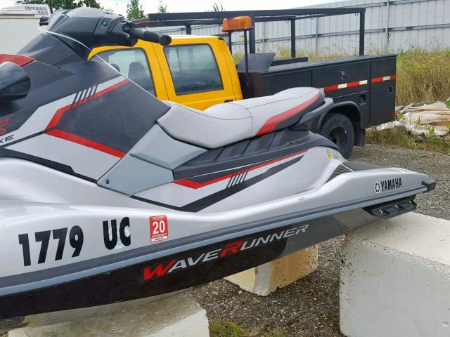 YAMA2254D717 - 2017 YAMAHA WAVERUNNER SILVER photo 9