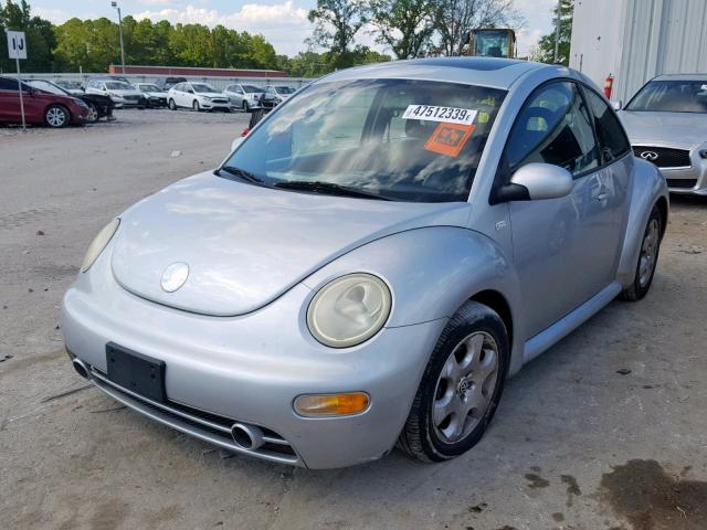 3VWCB21C72M432402 - 2002 VOLKSWAGEN NEW BEETLE ვერცხლისფერი ფოტო 2