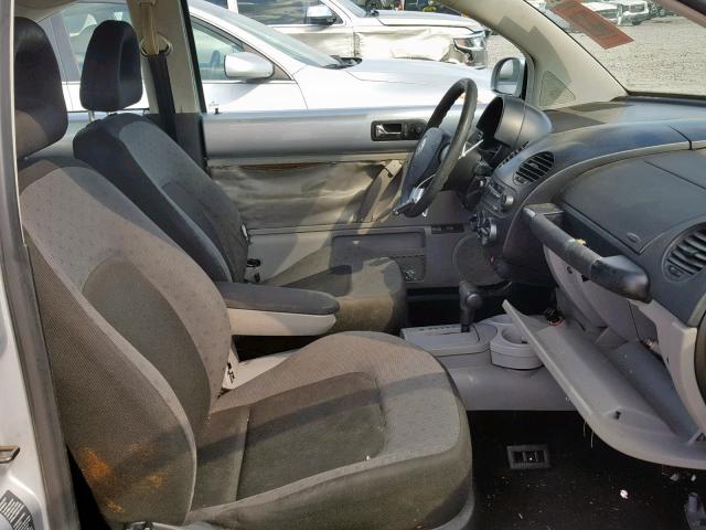 3VWCB21C72M432402 - 2002 VOLKSWAGEN NEW BEETLE ვერცხლისფერი ფოტო 5