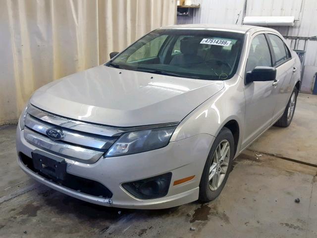 3FAHP0GA2AR145013 - 2010 FORD FUSION S TAN photo 2