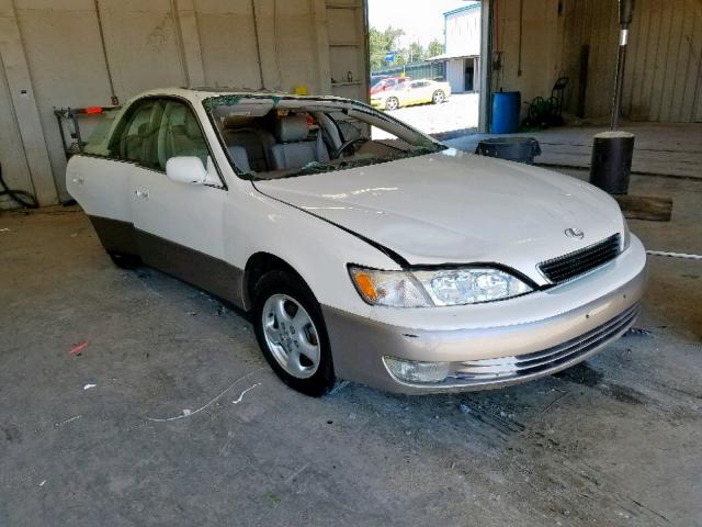 JT8BF22G9V0063682 - 1997 LEXUS ES 300 WHITE photo 1