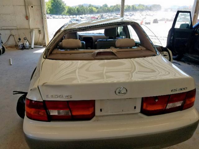 JT8BF22G9V0063682 - 1997 LEXUS ES 300 WHITE photo 9