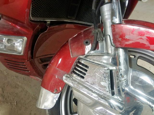 1HFSC223XYA203010 - 2000 HONDA GL1500 SE1 RED photo 9