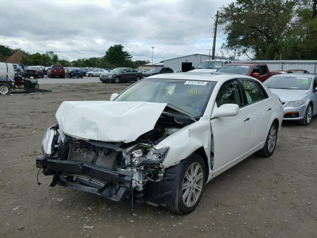 4T1BK36B58U313025 - 2008 TOYOTA AVALON XL WHITE photo 2