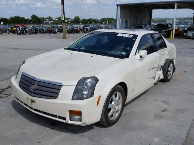 1G6DP577760129989 - 2006 CADILLAC CTS HI FEA WHITE photo 2