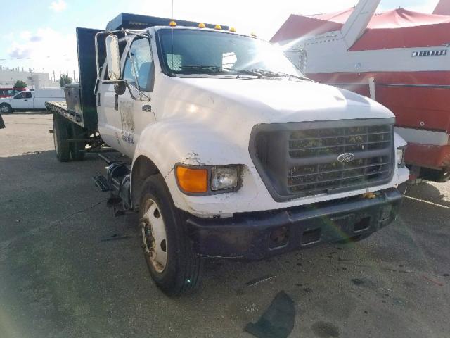 3FDWW65H1YMA13614 - 2000 FORD F650 SUPER WHITE photo 1