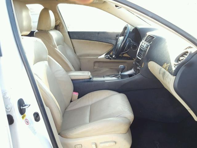 JTHBK262482068405 - 2008 LEXUS IS 250 WHITE photo 5