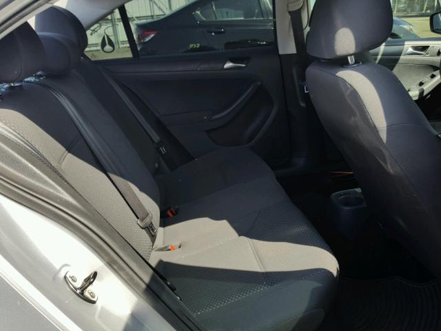 3VW2K7AJ2CM328053 - 2012 VOLKSWAGEN JETTA BASE SILVER photo 6