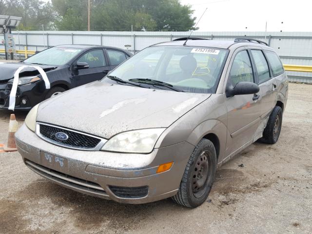 1FAHP36N15W118796 - 2005 FORD FOCUS ZXW TAN photo 2