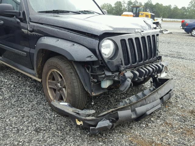 1J4GL38K05W501644 - 2005 JEEP LIBERTY RE BLACK photo 9