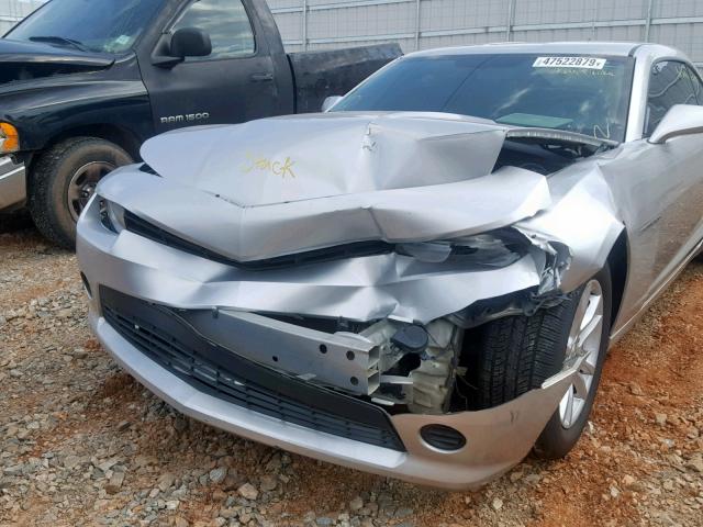 2G1FE1E34E9203211 - 2014 CHEVROLET CAMARO LS SILVER photo 9