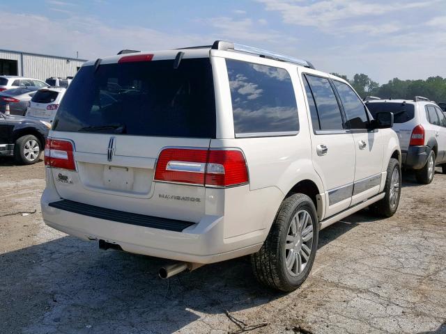 5LMFU28587LJ11570 - 2007 LINCOLN NAVIGATOR WHITE photo 4