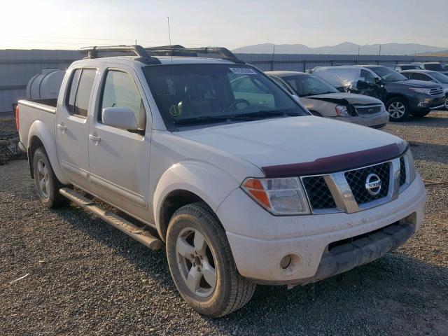 1N6AD07W06C445491 - 2006 NISSAN FRONTIER C WHITE photo 1