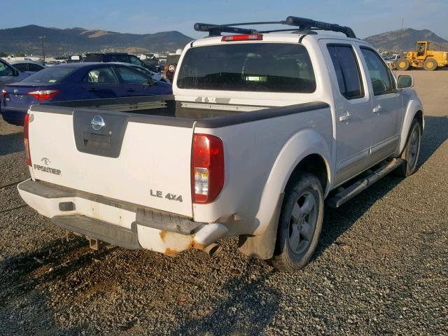 1N6AD07W06C445491 - 2006 NISSAN FRONTIER C WHITE photo 4