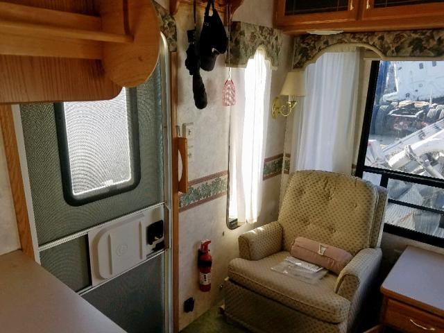 4YDF2952514056333 - 2001 KEYSTONE MONTANA WHITE photo 9