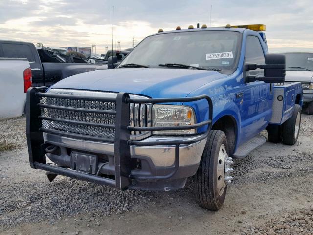 1FDAF56F83EB02287 - 2003 FORD F550 SUPER BLUE photo 2