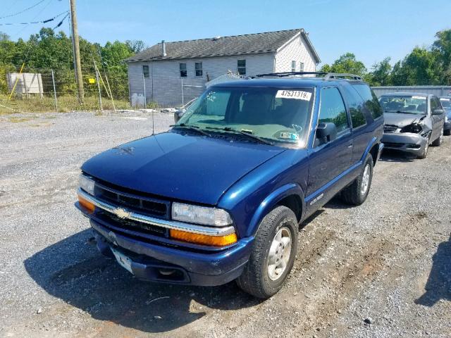 1GNCT18W6YK175685 - 2000 CHEVROLET BLAZER BLUE photo 2