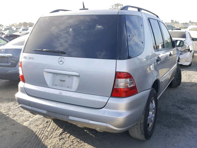 4JGAB54E23A392538 - 2003 MERCEDES-BENZ ML 320 SILVER photo 4