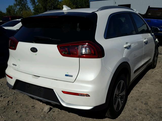 KNDCB3LC4H5096292 - 2017 KIA NIRO FE WHITE photo 4