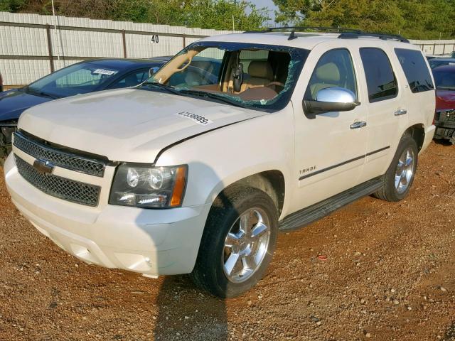 1GNSKCE09BR362394 - 2011 CHEVROLET TAHOE K150 WHITE photo 2