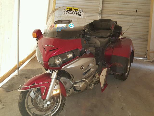 JH2SC68L0CK001165 - 2012 HONDA GL1800 RED photo 2