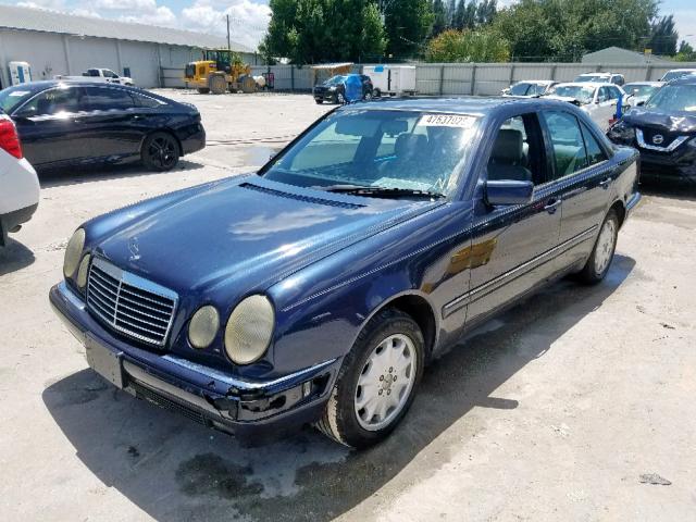 WDBJF55F5VA305555 - 1997 MERCEDES-BENZ E 320 BLUE photo 2