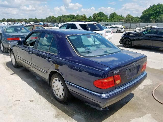 WDBJF55F5VA305555 - 1997 MERCEDES-BENZ E 320 BLUE photo 3