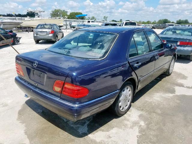 WDBJF55F5VA305555 - 1997 MERCEDES-BENZ E 320 BLUE photo 4