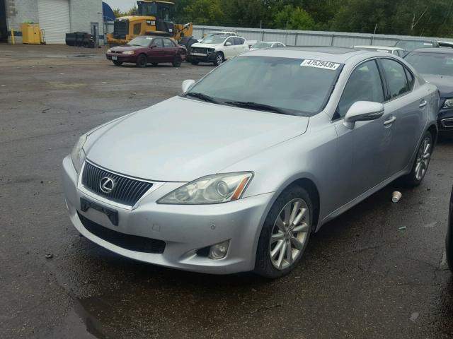 JTHCK262095030609 - 2009 LEXUS IS 250 SILVER photo 2