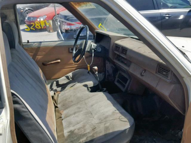 JT5RN55RXG0223228 - 1986 TOYOTA PICKUP CAB WHITE photo 5